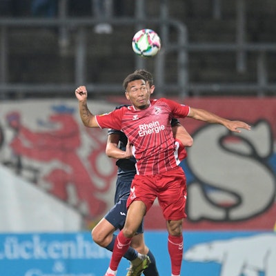 GER, Regionalliga West, Wuppertaler SV vs. 1.FC Köln U23 / 18.10.2024, Wuppertal , Stadion am Zoo, GER, Regionalliga West, Wuppertaler SV vs. 1.FC Köln U23 DFB- Regionalliga West regulations prohibit any use of photographs as image sequences and/or quasi-video im Bild Oliver Issa Schmitt 1. FC Köln U21, U 21 7 mit geschlossenen Augen gegen Levin Müller Wuppertaler SV 22 beim Kopfball. *** GER, Regionalliga West, Wuppertaler SV vs 1 FC Köln U23 18 10 2024, Wuppertal , Stadion am Zoo, GER, Regionalliga West, Wuppertaler SV vs 1 FC Köln U23 DFB Regionalliga West regulations prohibit any use of photographs as image sequences and or quasi video in the picture Oliver Issa Schmitt 1 FC Köln U21 7 with closed eyes against Levin Müller Wuppertaler SV 22 at header NordphotoxGmbHx/xFreund nph00018