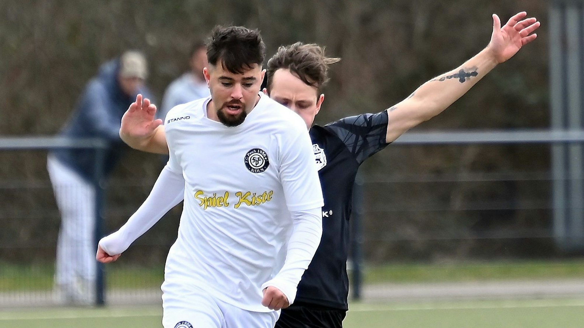 12.03.32023, Fussball-FC Pesch - Bonn
Kaan Akca (Pesch)
Foto: Uli Herhaus