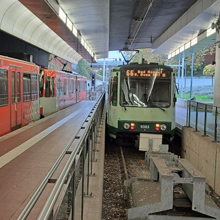 Die Stadtbahnlinie 66, die bislang zwischen Siegburg und Bad Honnef pendelt, soll nach der Umsetzung des Stadtbahnkonzepts 2026 durch die Linie 67 ersetzt werden, die dann auf der Strecke zwischen Siegburg und Bonn-Bad Godesberg verkehrt.