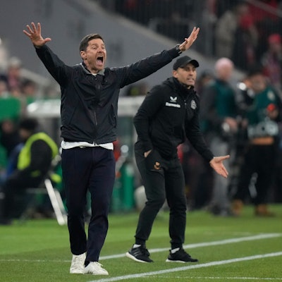 Leverkusens Trainer Xabi Alonso während des Pokalspiels bei Bayern München.