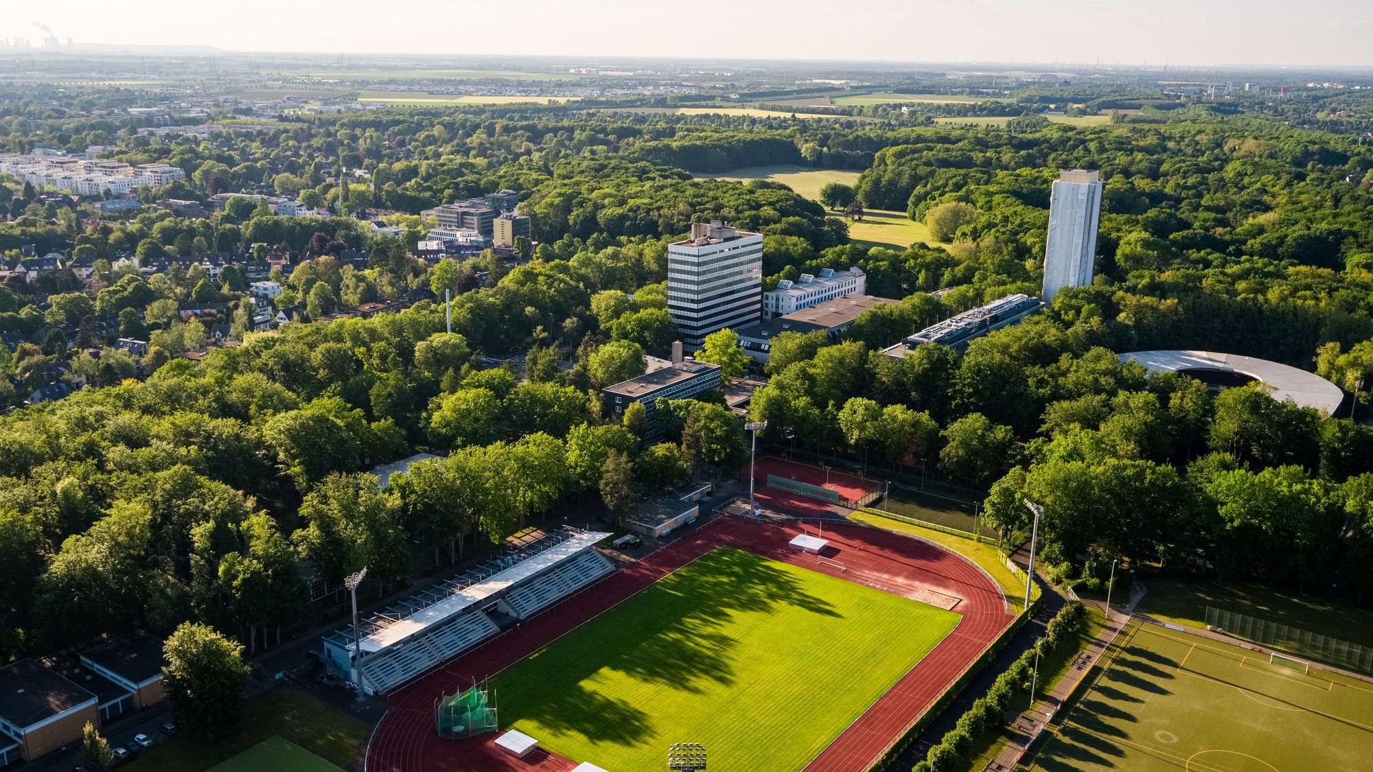 Luftaufnahme des Campus der Deutschen Sporthochschule Köln (Bild von 2021)