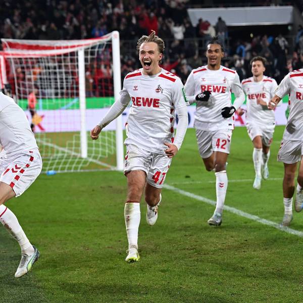 Die Erlösung in der Verlängerung: Dejan Ljubicic (l.) jubelt nach seinem Tor zum 2:1.