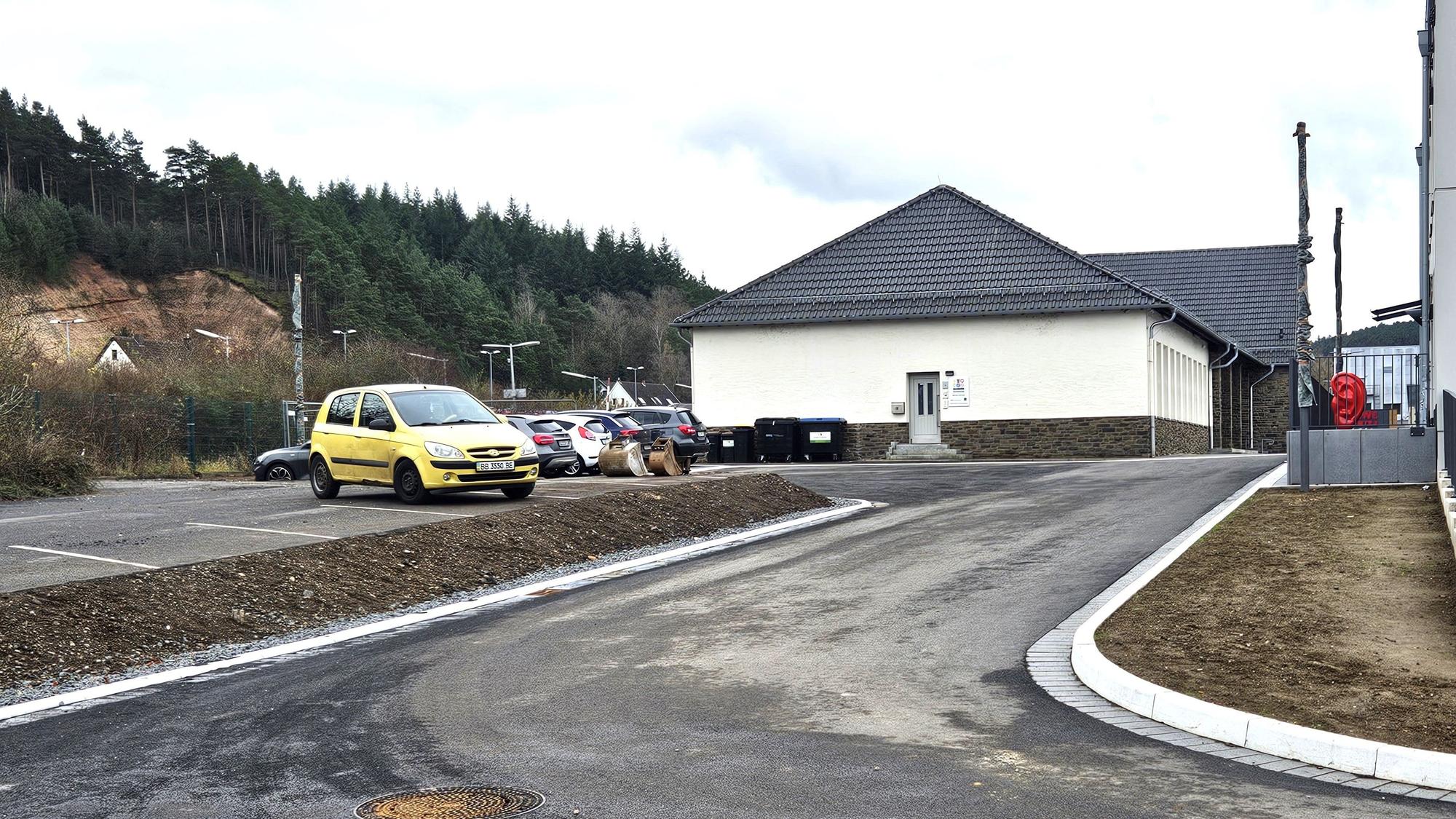 Zu sehen ist die neue Zufahrt zum Bahnhof.