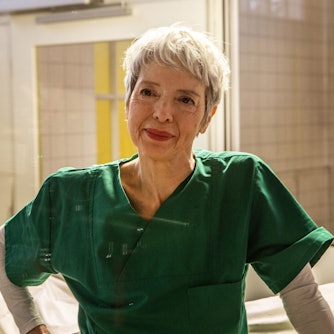 Gerichtsmedizinerin Edda Bingley (Helen Schneider) hatte sich ruhigere Feiertage gewünscht.