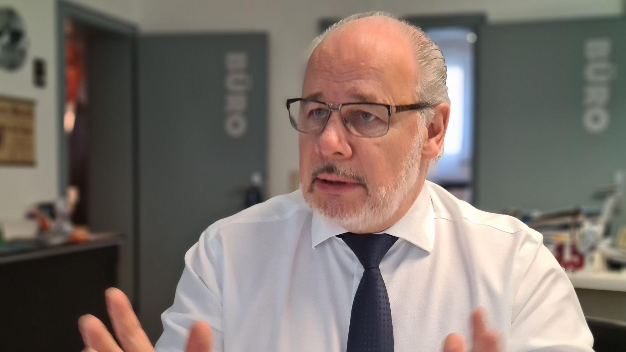 Zu sehen ist der CDU-Politiker Georg Kippels aus Bedburg.