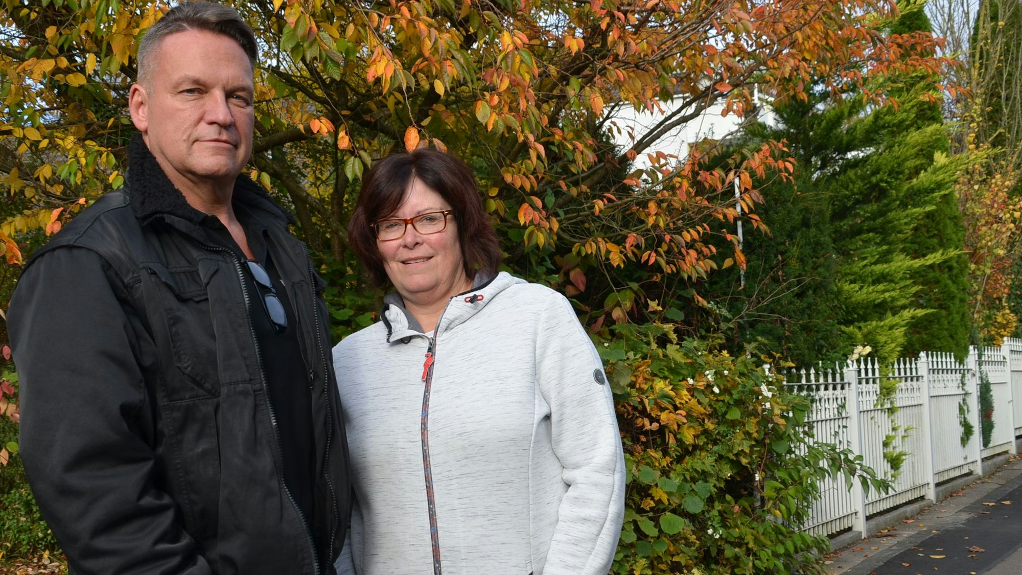 Nach einem Antrag von Christina Simon und Stefan Monreal wird in Waldbröl die Dechant-Wolter-Straße umbenannt. Der Pfarrer Emmerich Wolter soll zu den fünf Geistlichen gehören, die sich in Waldbröl an Kindern und Jugendlichen sexuell vergangen haben.