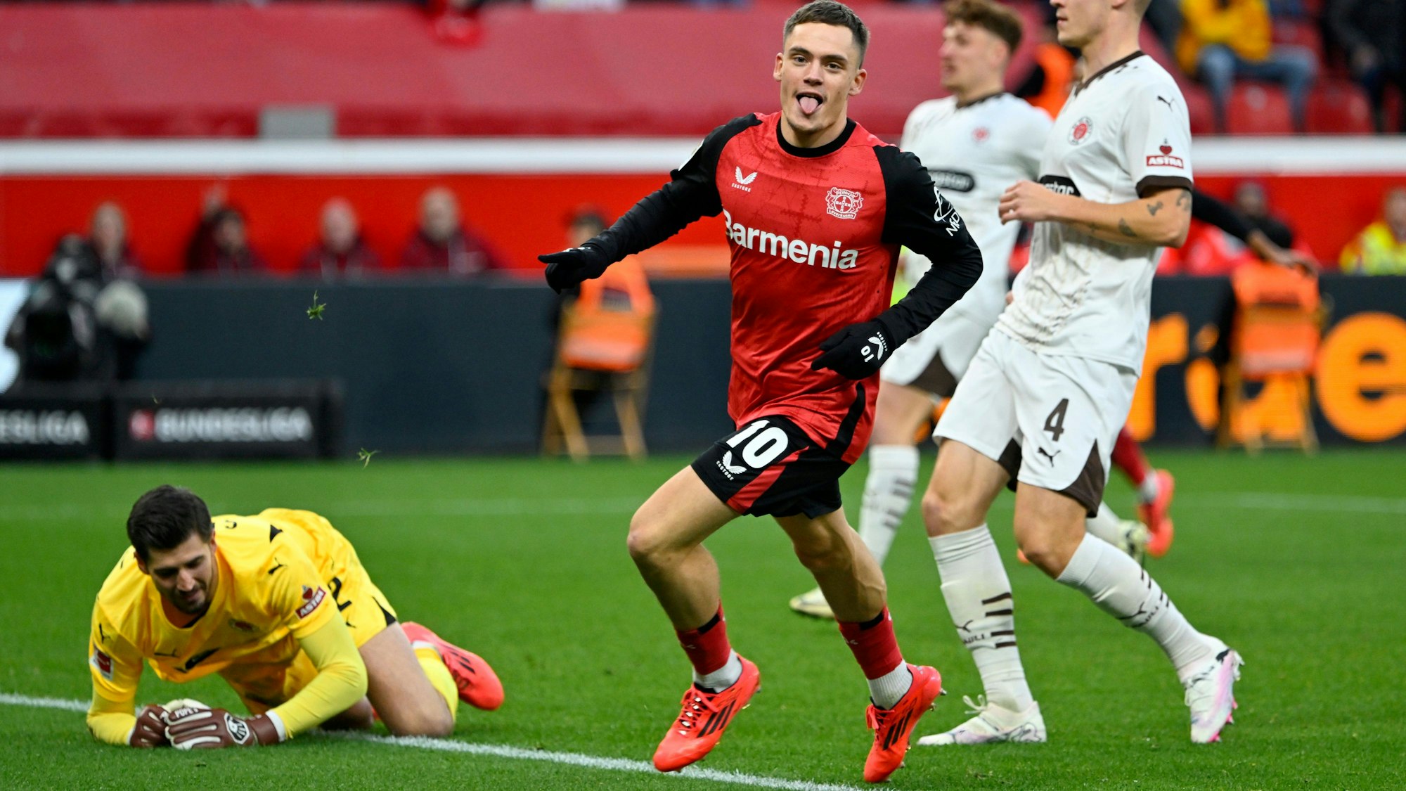 Florian Wirtz jubelt nach seinem wunderbaren Tor zum 1:0.