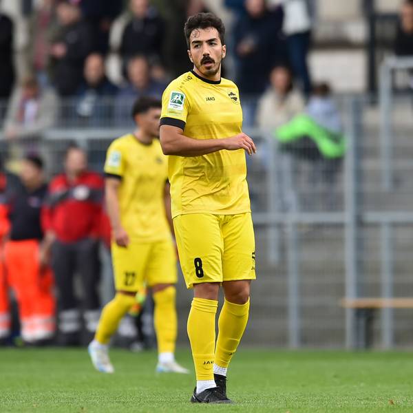 Eintracht Hohkeppels Fußballspieler Cenk Durgun im Fokus.