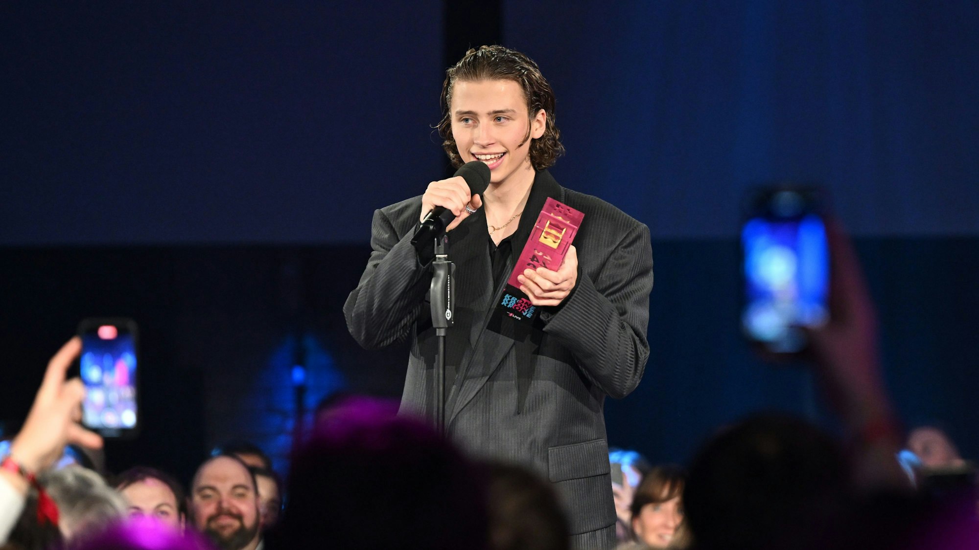 Berq bei der jüngsten Verleihung der „1Live Krone“. Er wurde als bester Newcomer ausgezeichnet.