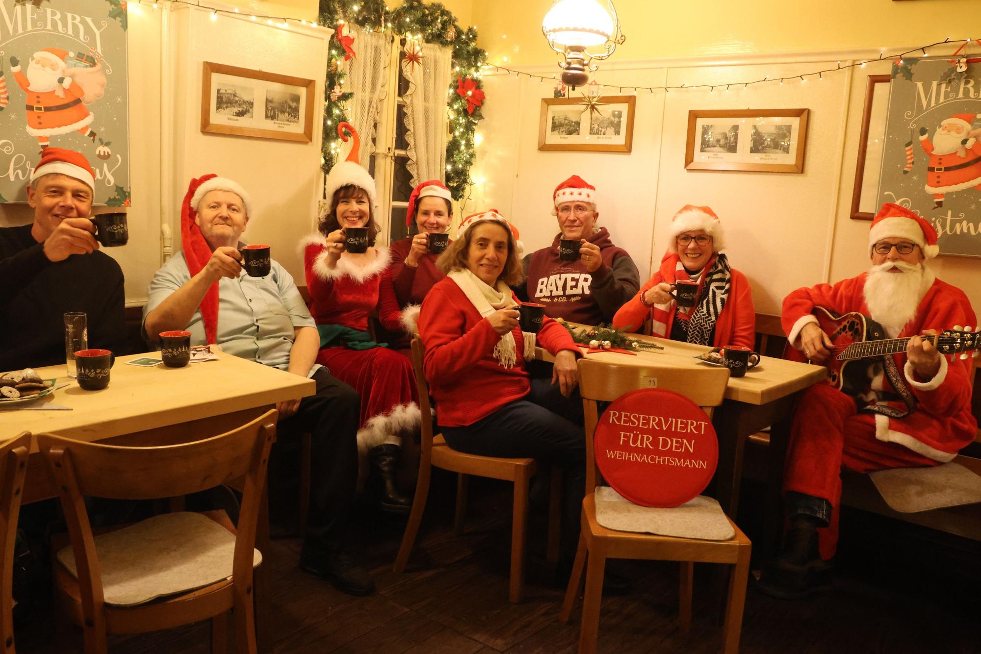Nikolaus-Contest im Jägerhof mit musikalischer Begleitung durch Helmut Casper
