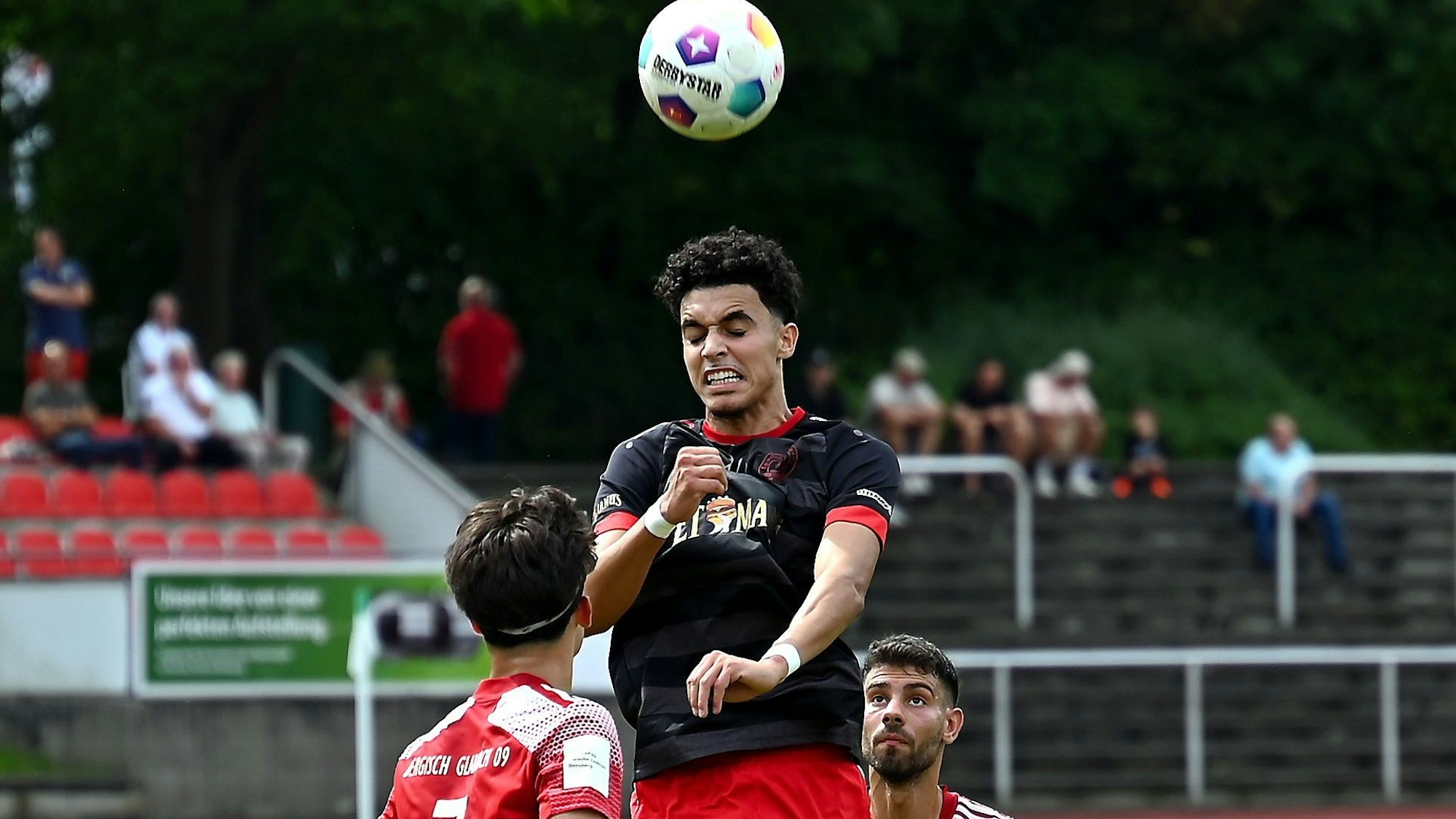 13.08.2023, Fussball-Berg Gladbach 09-SpVg. Porz
mitte: Soufin Amaadacho (Porz)
Foto: Uli Herhaus