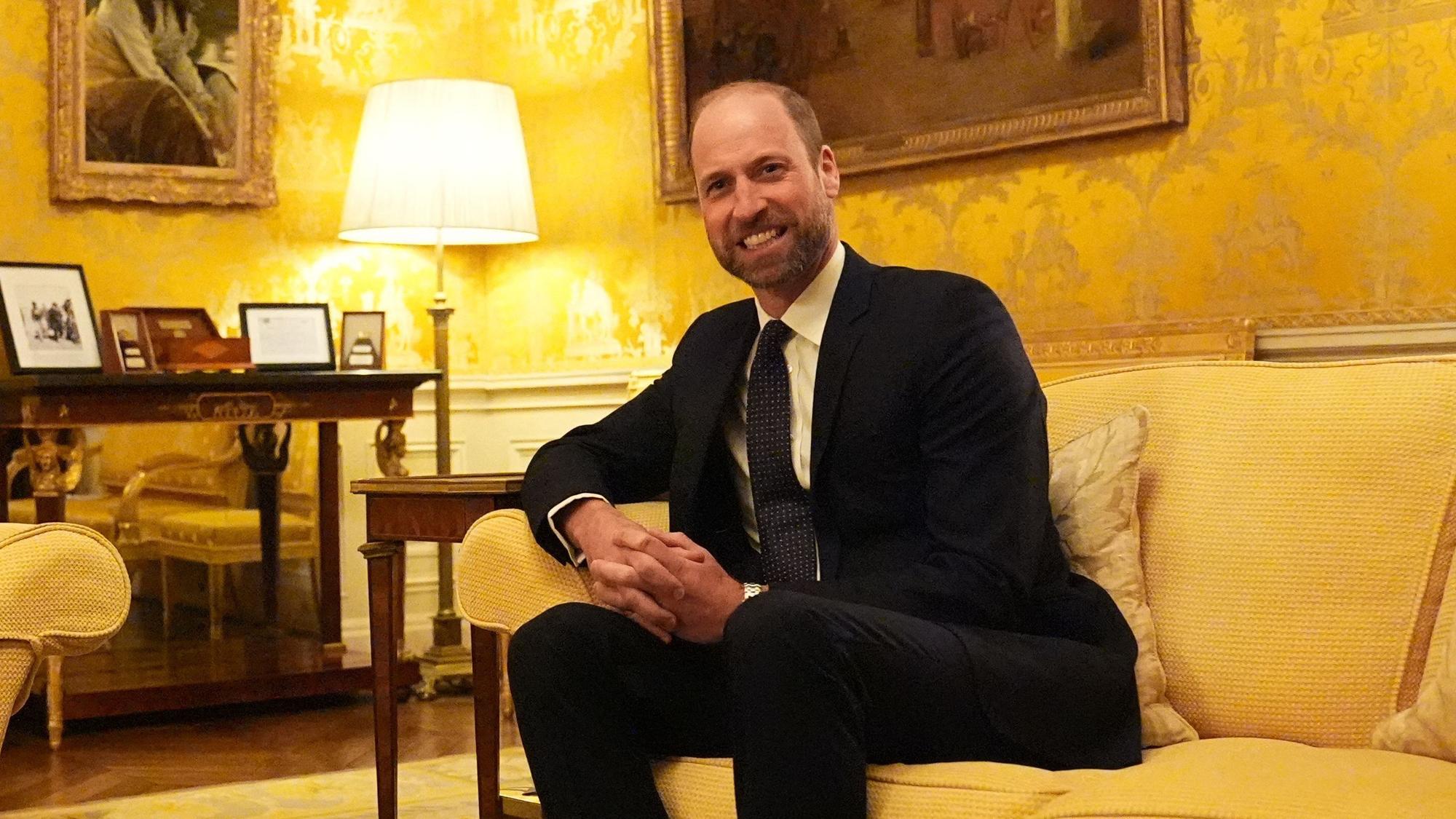 Prinz William auf der Couch.