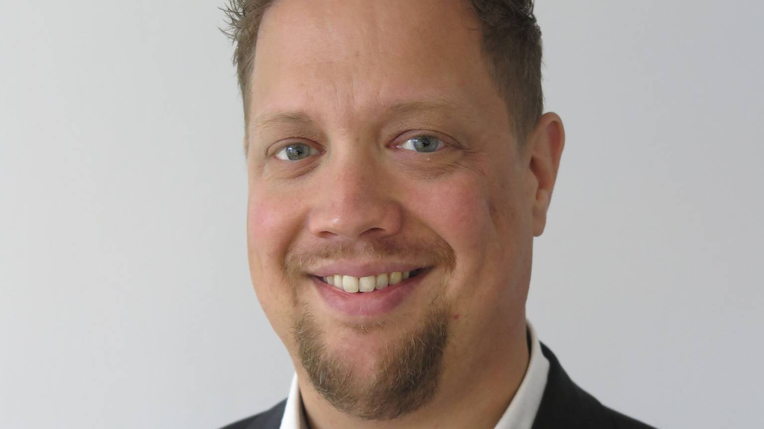 Swen Christian ist Beigeordneter der Gemeinde Wachtberg und Geschäftsführer des lokalen Energieunternehmes. Nun will er Bürgermeister werden.