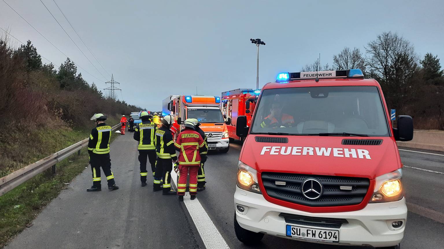 Rettungskräfte auf der A3 bei Bad Honnef.
