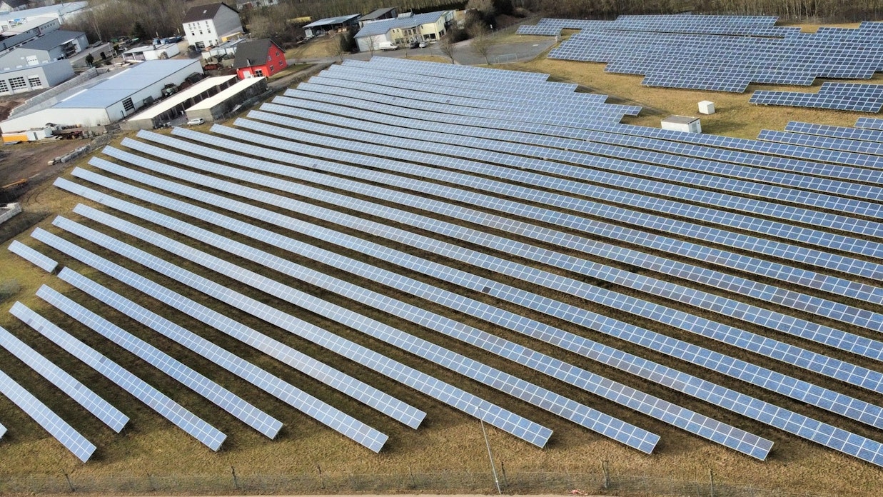 Blick auf den Solarpark Herhahn.