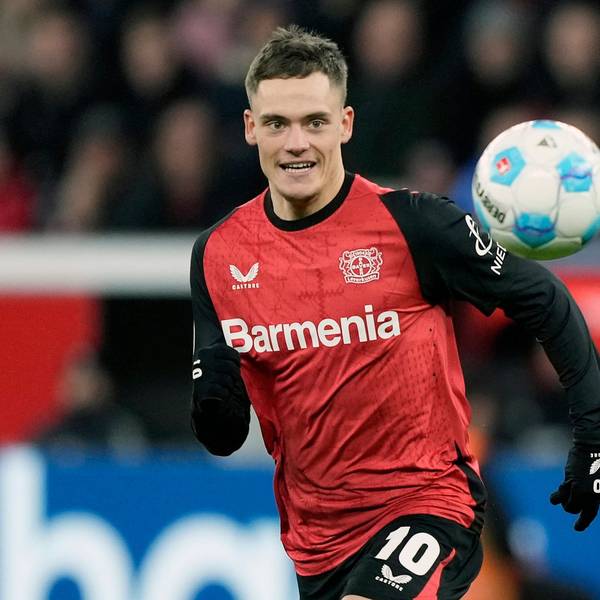 Das Bild zeigt eine Spielszene mit dem Fußballprofi Florian Wirtz.