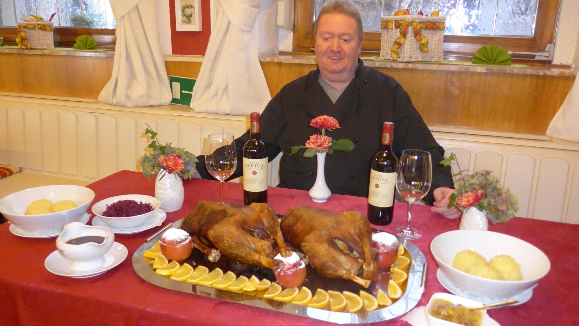 Heinrich Eich aus dem Pingsdorfer Hof bietet Gänse an Heiligabend auch zum Abholen an.