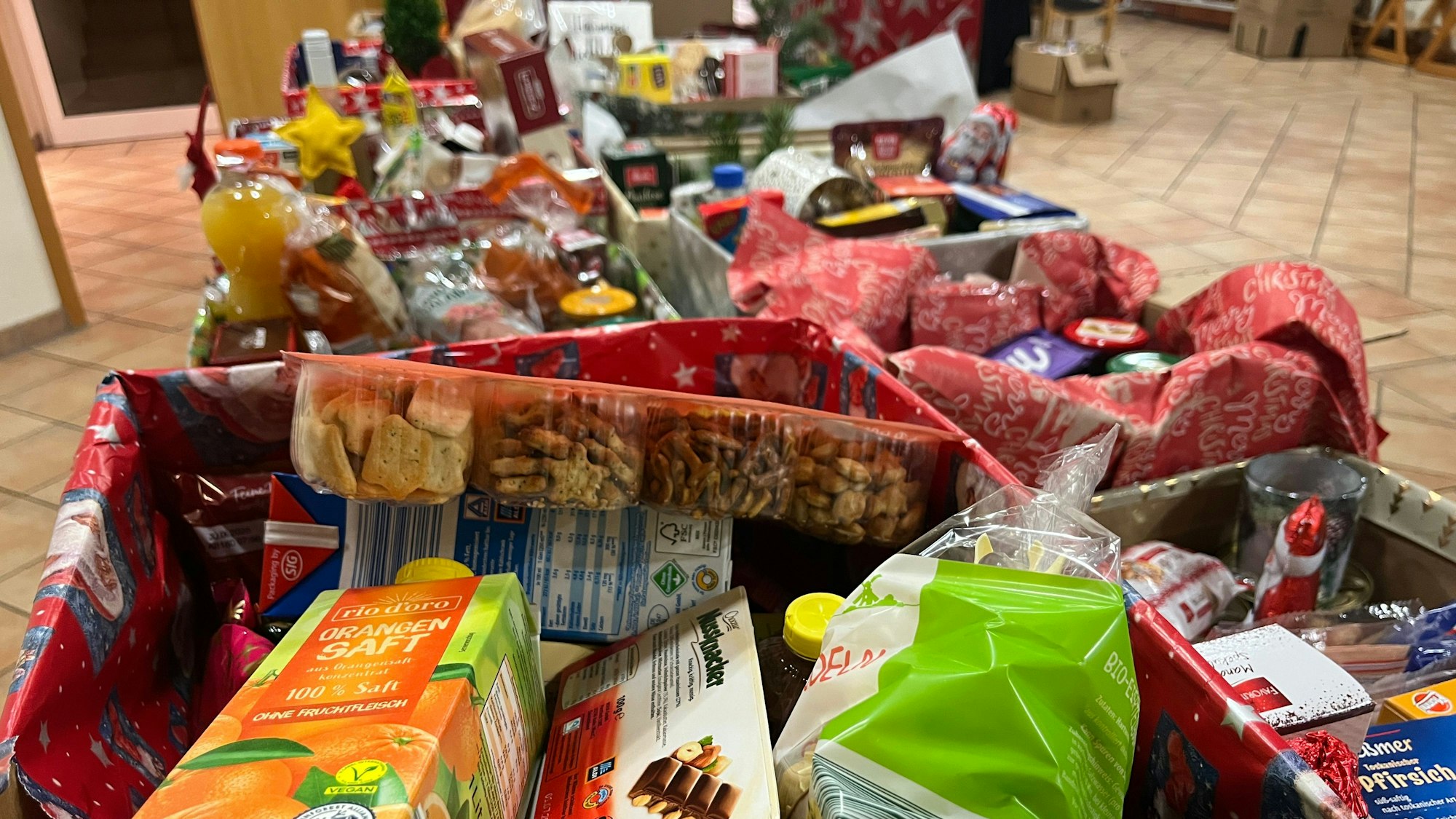 Die Awo konnte vor den Feiertagen über ihre Tafeln zahlreiche Lebensmittelpakete an Bedürftige verteilen.