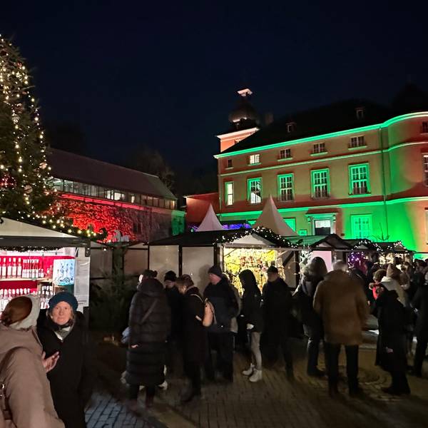 Adventsmarkt an Burg Wissem inTroisdorf.