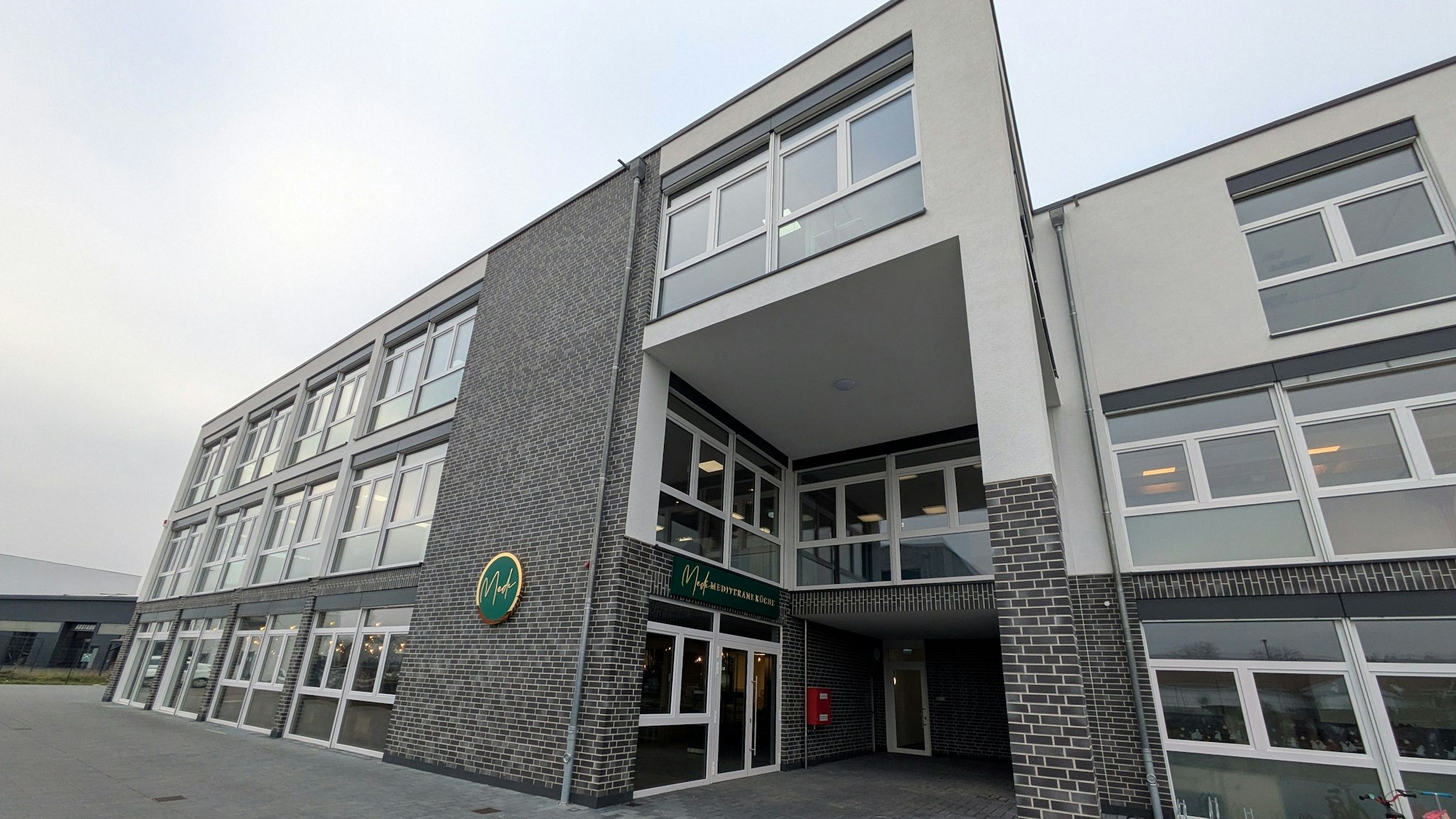 Außenansicht mit dem mediterranen Restaurant, das im Januar öffnen soll.