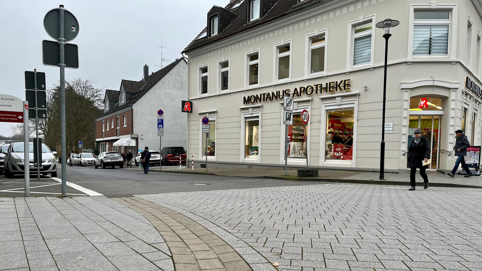 Der Übergang von der Haupt- zur Montanusstraße in der Burscheider Innenstadt