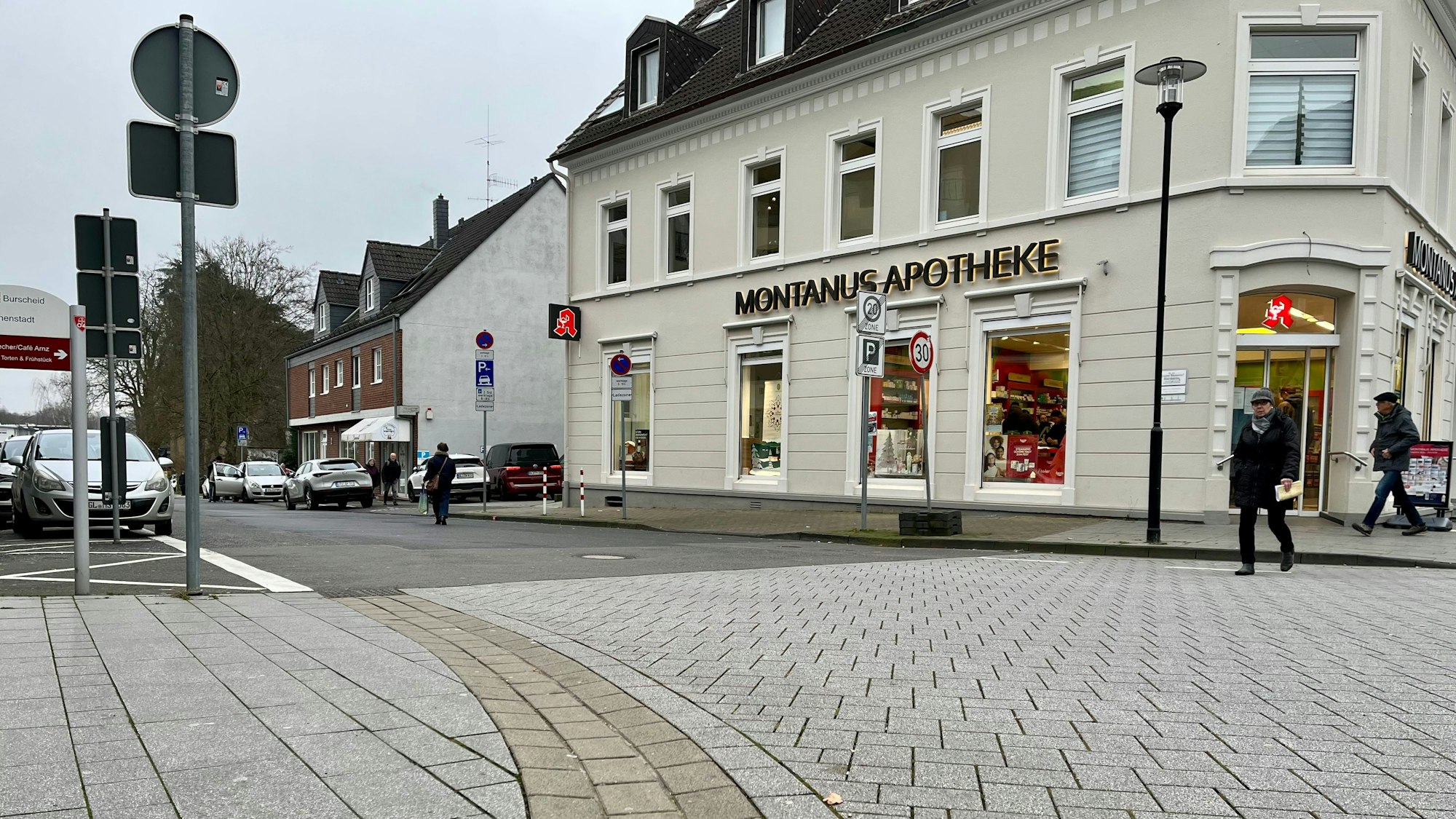 Der Übergang von der Haupt- zur Montanusstraße in der Burscheider Innenstadt