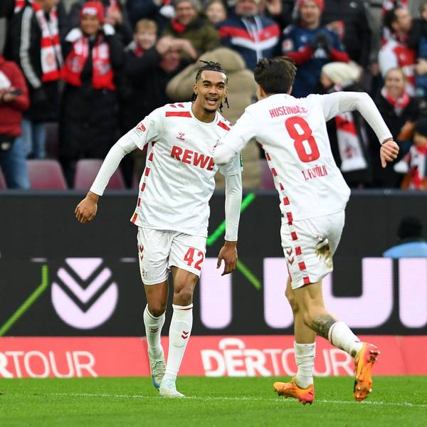 Torjubel: Vorbereiter Damion Downs (l.) und Schütze Denis Huseinbasic feiern das 3:0 für den 1. FC Köln.
