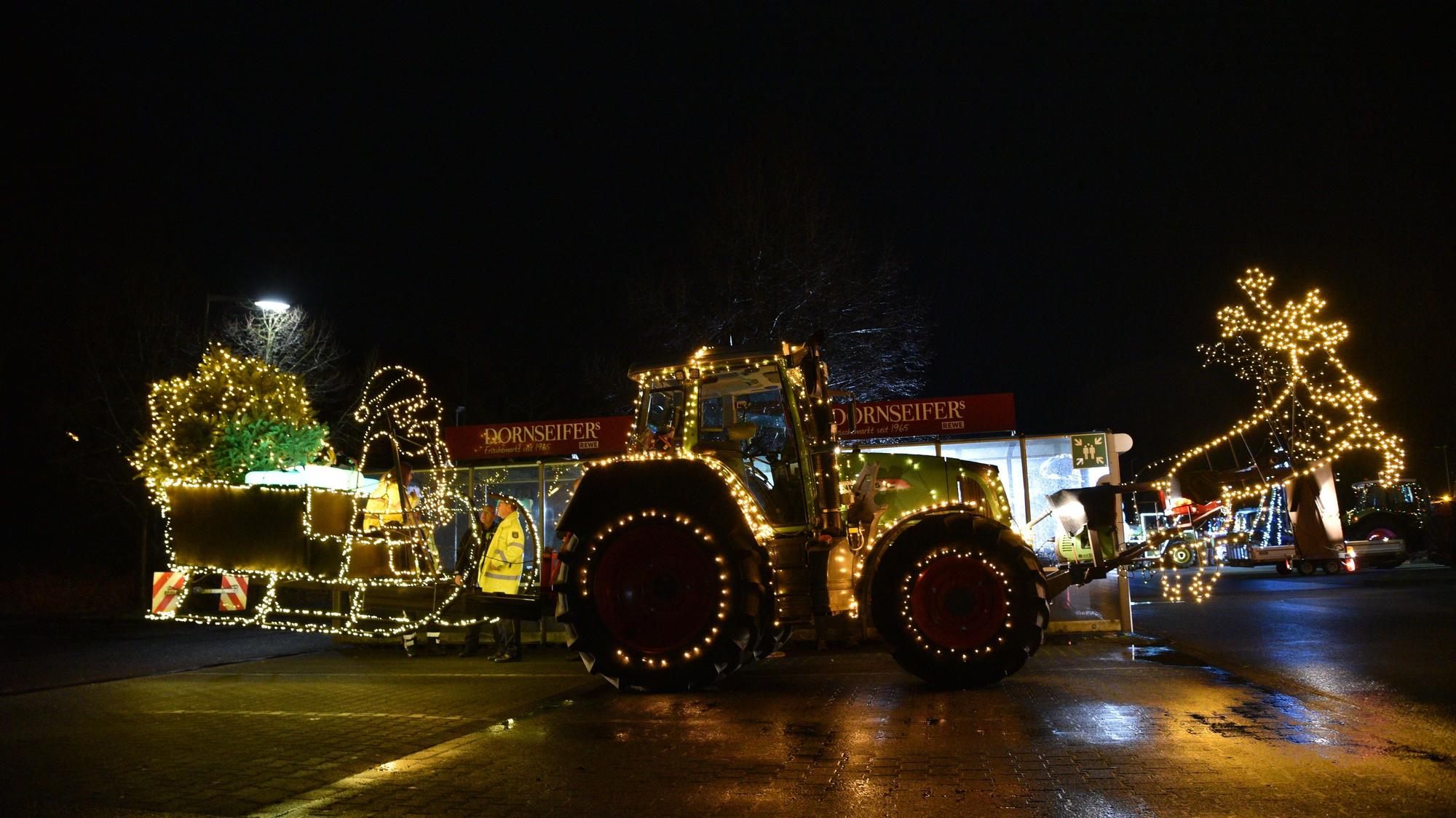 Der weihnachtliche Traktor von Wolfgang Schwamborn.