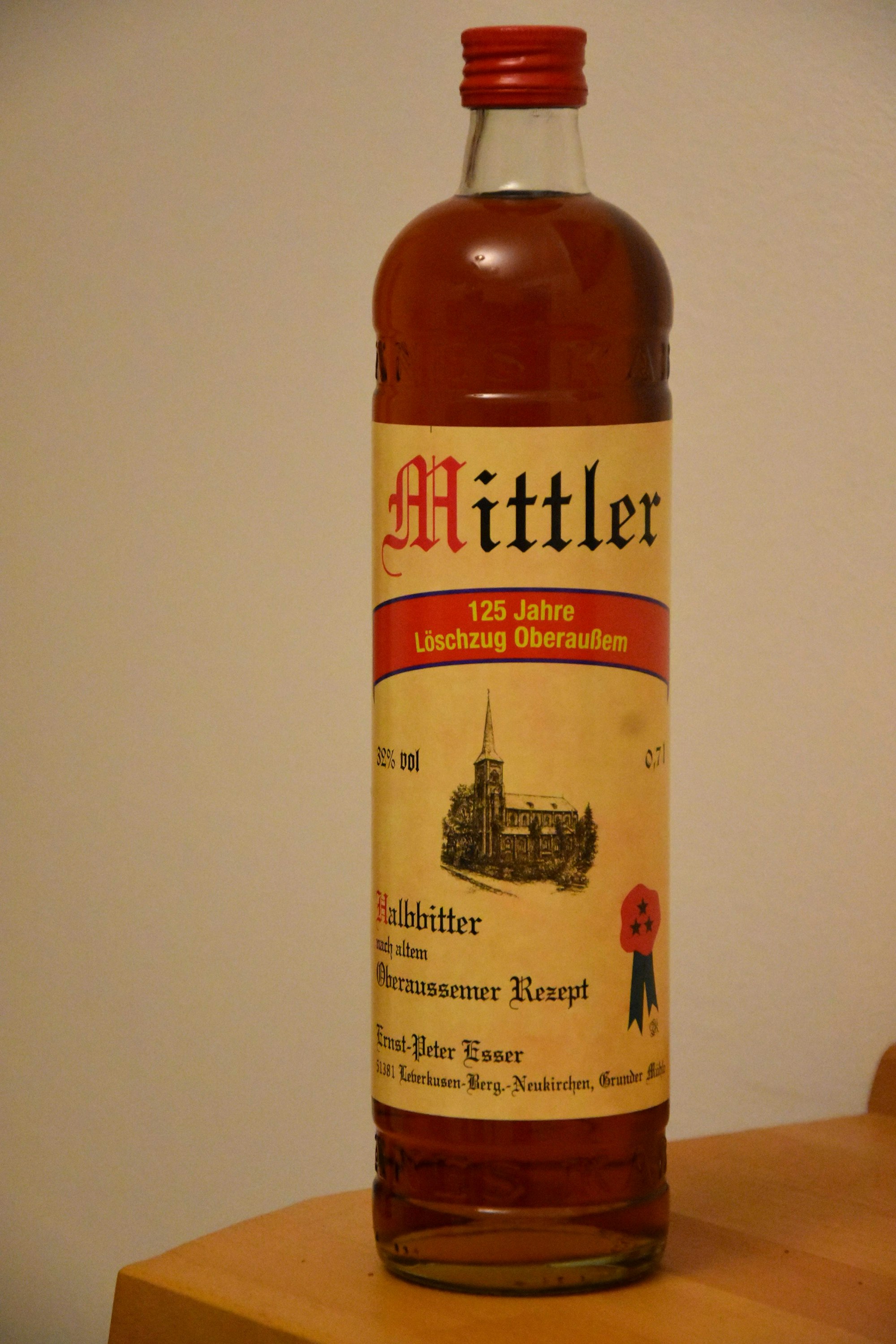 Das Foto zeigt eine Likörflasche.