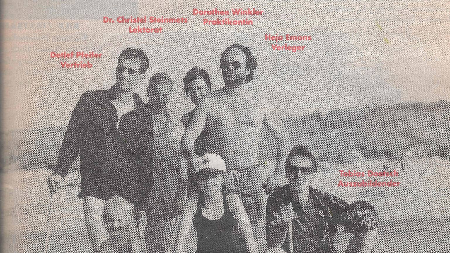 Das Emons Team am Strand von Cadzand - Bild aus dem Verlagsprospekt 1995