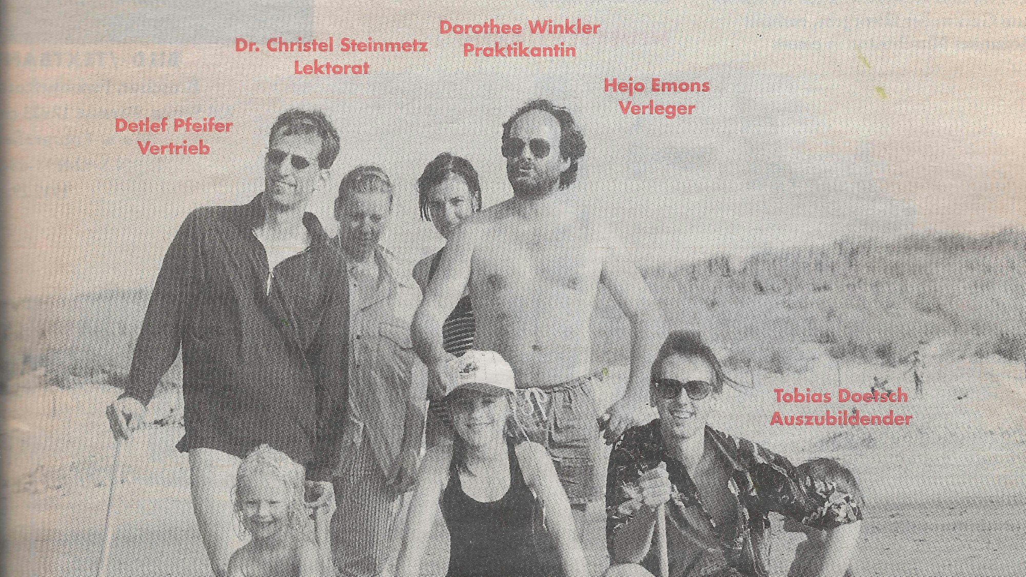 Das Emons Team am Strand von Cadzand - Bild aus dem Verlagsprospekt 1995