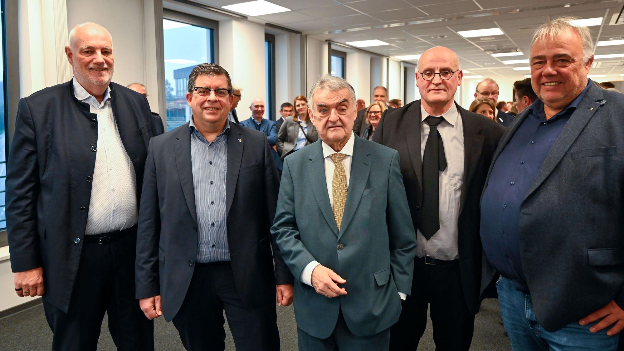 Gummersbacher mit Minister: (von links) Frank Grebe, Frank Helmenstein, Herbert Reul, Volker Müller, Marc Schroeder.
