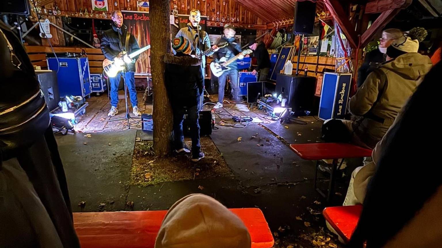 Live-Musik für den guten Zweck: Die Bands „Los Rockos“ und „Sons of M“ spielten und die Sammelbüchse wurde voll.