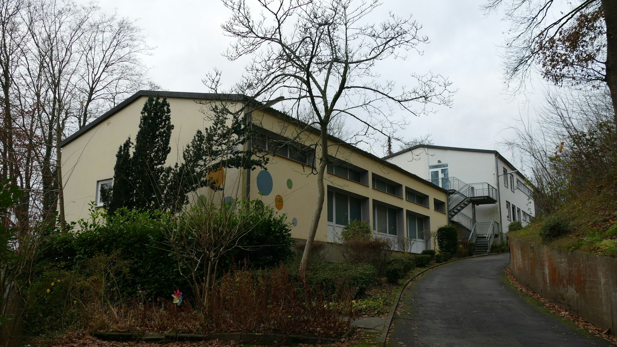 Die Außenfassade eines Kinderheims.