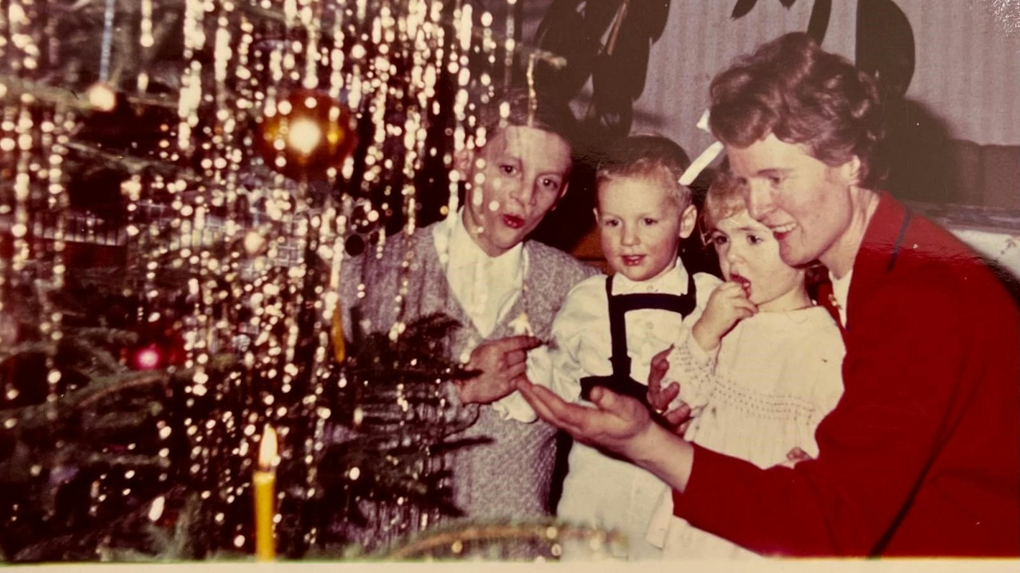 Weihnachten in den 1960er Jahren: Alexander Schröder-Frerkes (Mitte) hat an Heiligabend Geburtstag und empfindet das alle Jahre wieder als besonders.