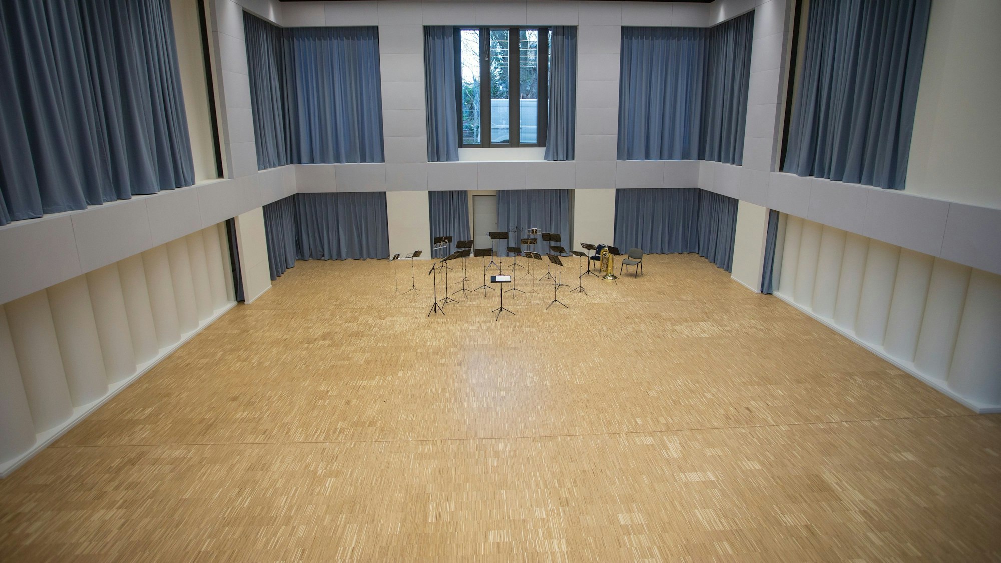 Der große Probensaal erstreckt sich über mehrere Etagen.