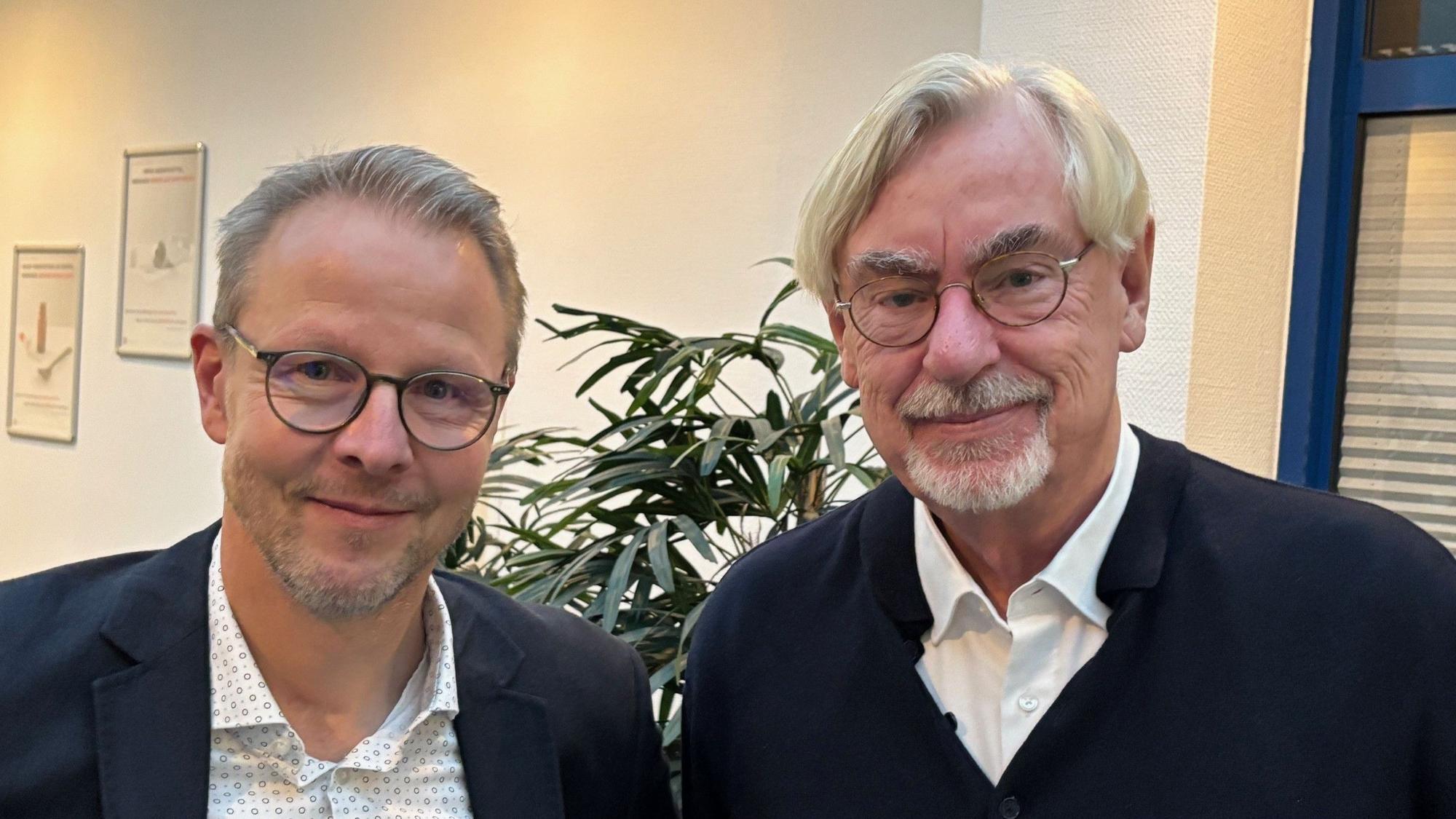 Der Noweda-Niederlassungsleiter Frechen, Ingo Arlinghaus (l.), hat den ehrenamtlichen Vorsitz der Interessenvereinigung Frechener Unternehmen (IFU) von Prof.Jürgen Höser übernommen.