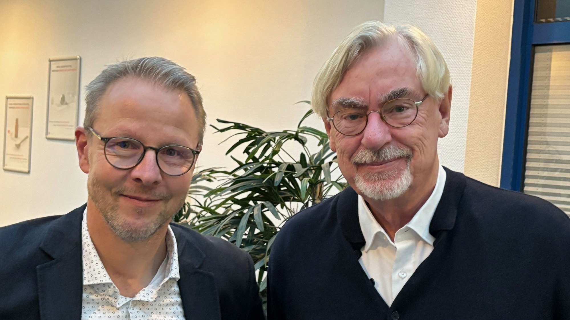 Der Noweda-Niederlassungsleiter Frechen, Ingo Arlinghaus (l.), hat den ehrenamtlichen Vorsitz der Interessenvereinigung Frechener Unternehmen (IFU) von Prof.Jürgen Höser übernommen.