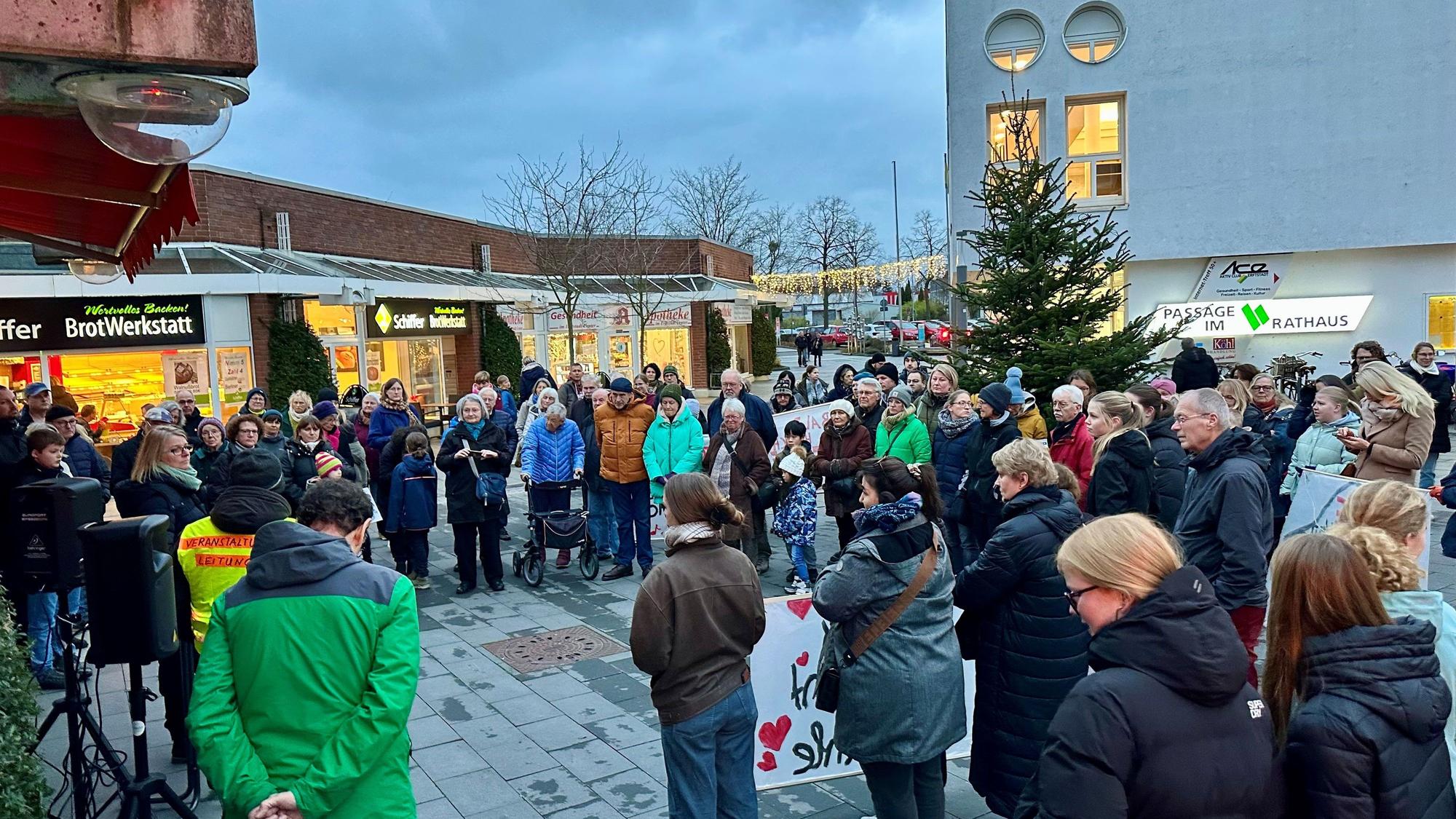 Zu sehen sind protestierende Menschen.