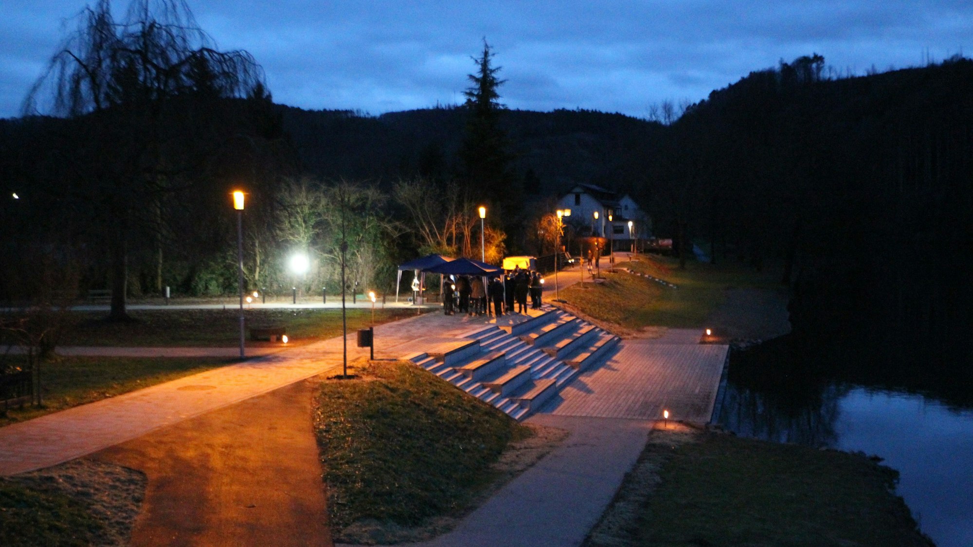 In Windeck-Dattenfeld ist die neue Siegpromenade feierlich eingeweiht worden.