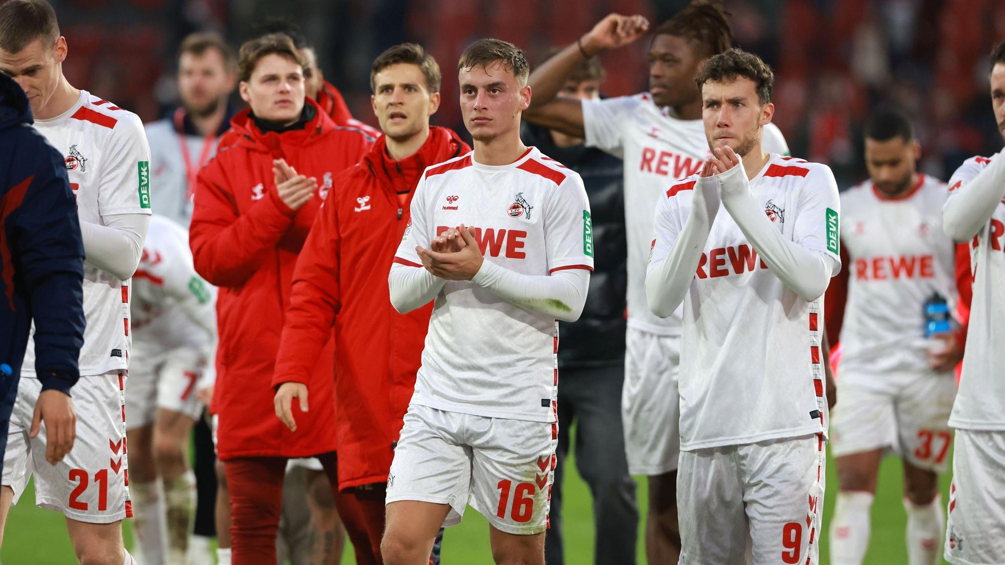 Der 1. FC Köln darf sich auf ein Karnevalsspiel in Karlsruhe freuen.