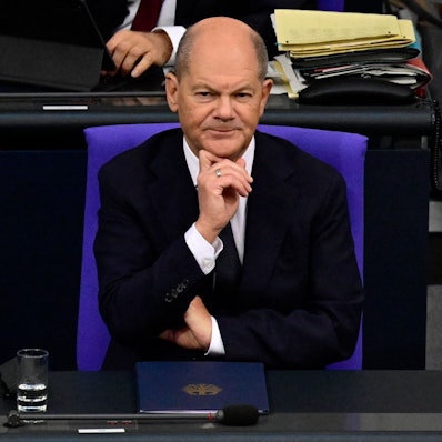 Olaf Scholz auf der Regierungsbank im Bundestag.