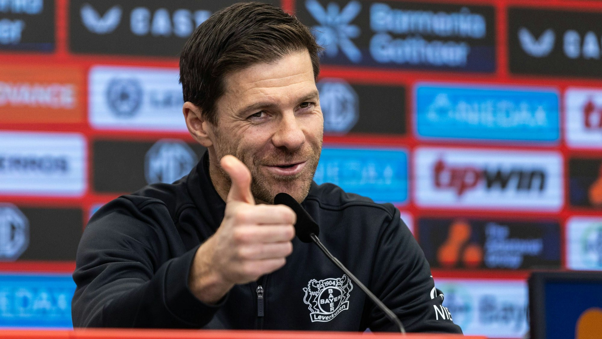 Leverkusens Cheftrainer Xabi Alonso auf der Pressekonferenz vor dem Heimspiel gegen den SC Freiburg.