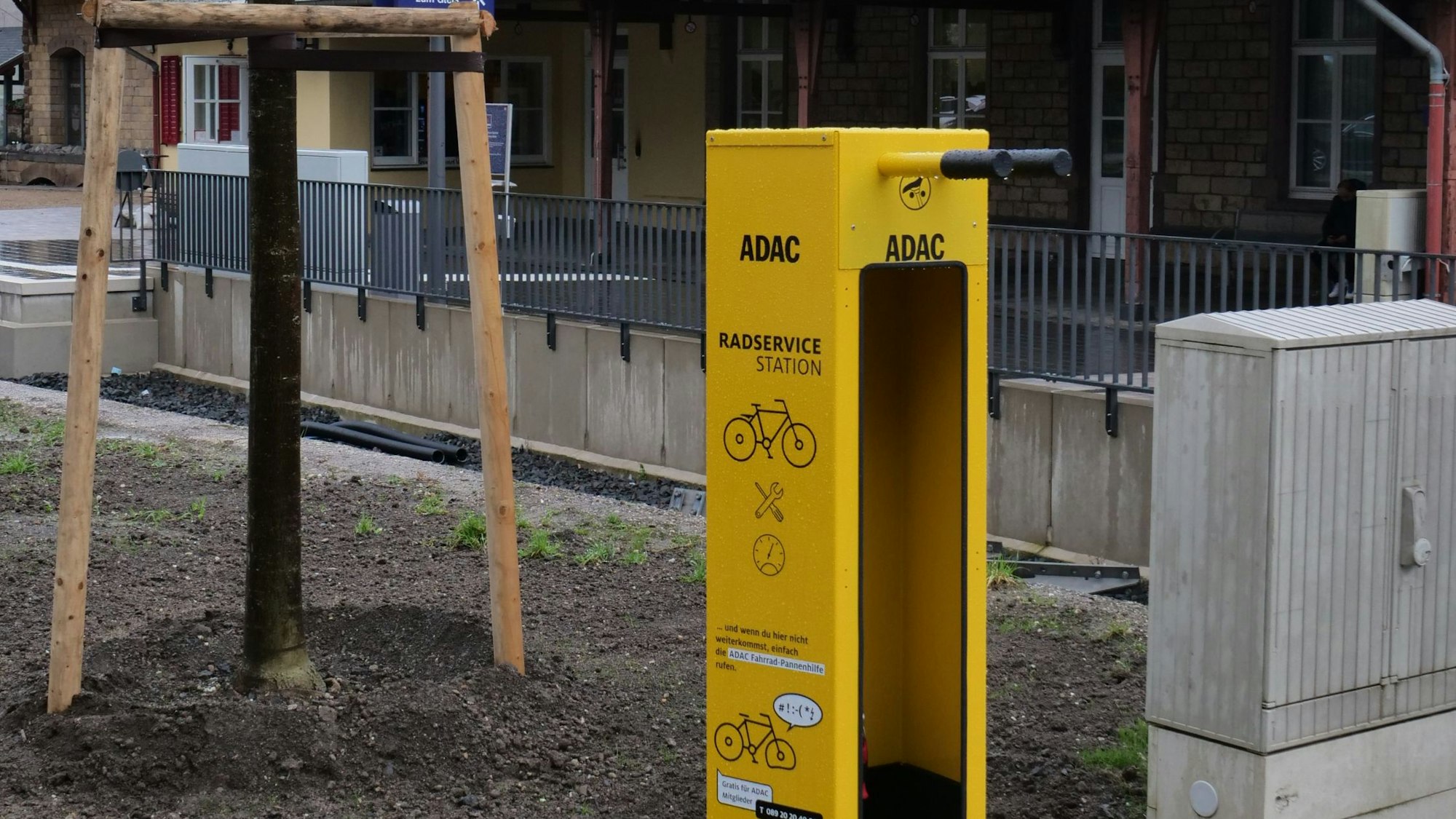 Blick auf die Station am Bahnhof in Münstereifel.