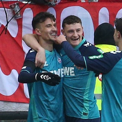 1:0 Köln durh Dejan Ljubicic 7, FC Köln 22.12.2024, Fußball, 2. Bundesliga, 1. FC Kaiserslautern - 1. FC Köln, 17. Spieltag, Saison 2024/25, Fritz Walter Stadion, Kaiserslautern, Deutschland, zmdz, **