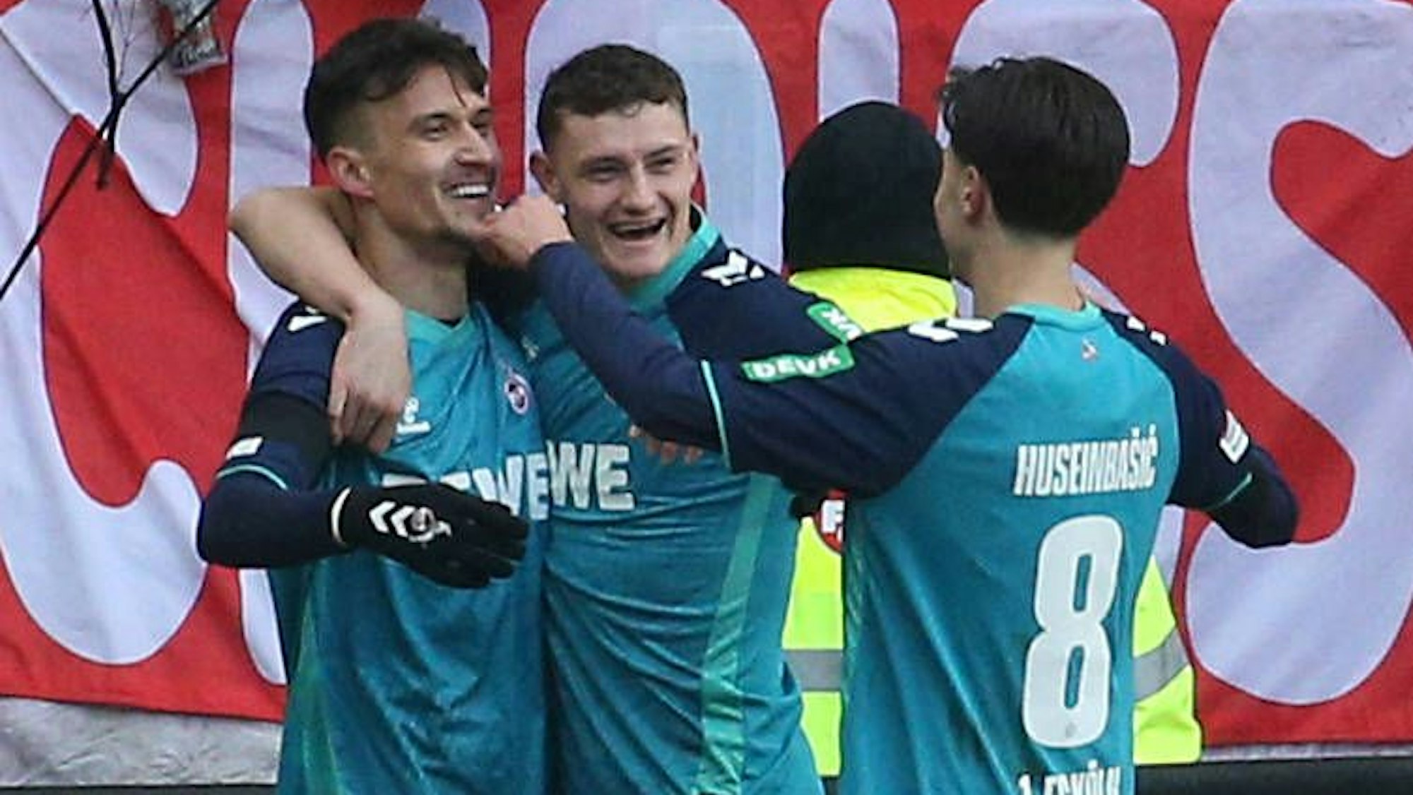 1:0 Köln durh Dejan Ljubicic 7, FC Köln 22.12.2024, Fußball, 2. Bundesliga, 1. FC Kaiserslautern - 1. FC Köln, 17. Spieltag, Saison 2024/25, Fritz Walter Stadion, Kaiserslautern, Deutschland, zmdz, **