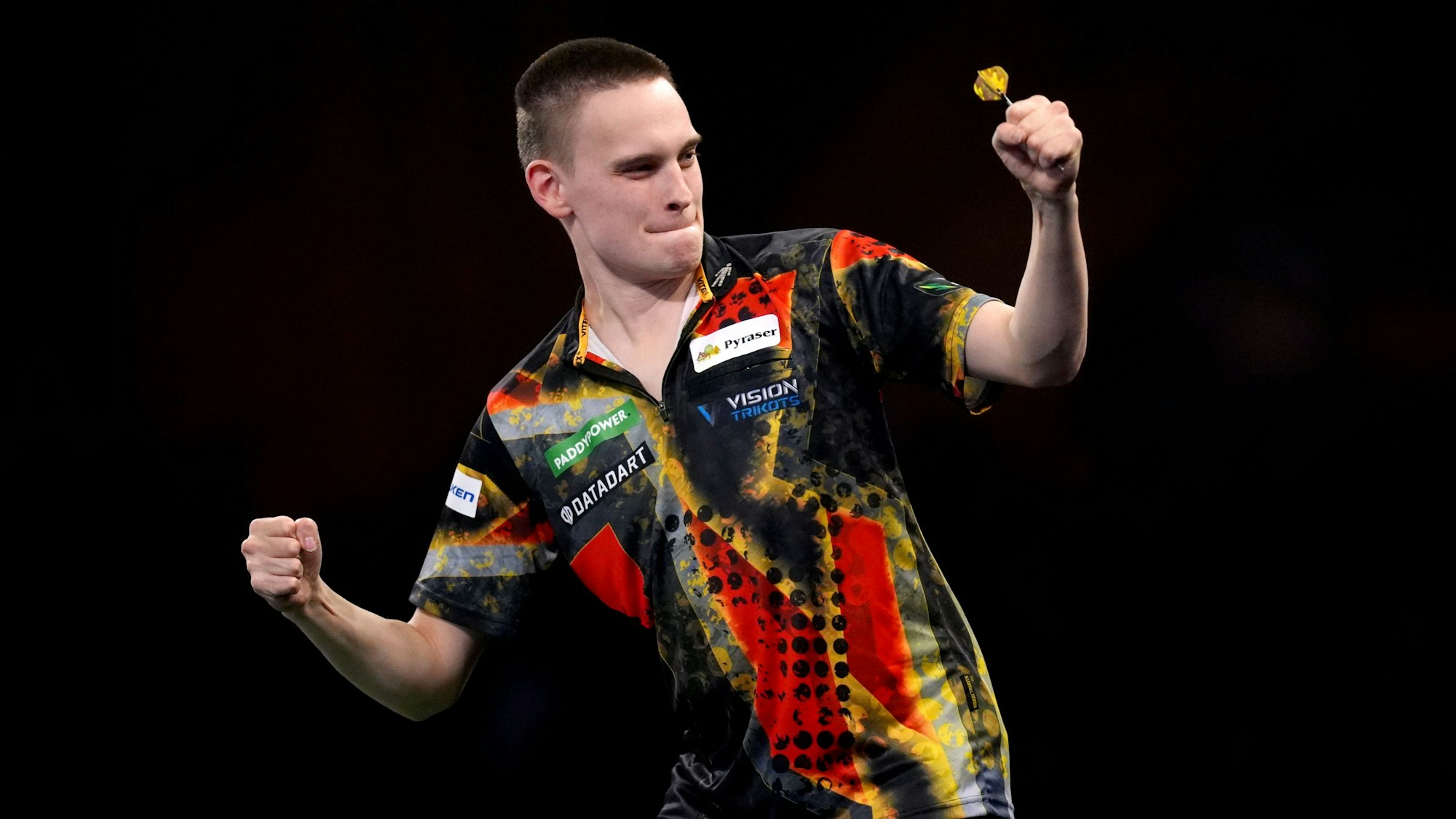 Ricardo Pietreczko feiert seinen Sieg über G.v.Veen.