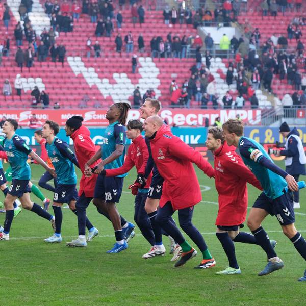 Auf dem Sprung zurück in die Bundesliga: Der 1. FC Köln ist nach der Hinrunde in der 2. Fußball-Bundesliga Tabellenführer.