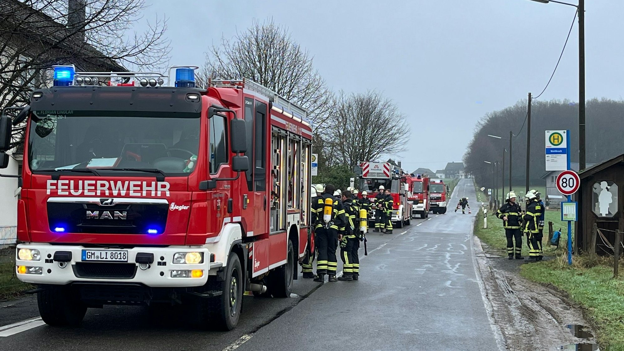 Beim Eintreffen stellte sich für die Kameraden unter dem Kommando von Stefan Horn heraus, dass es nicht im Keller brannte.