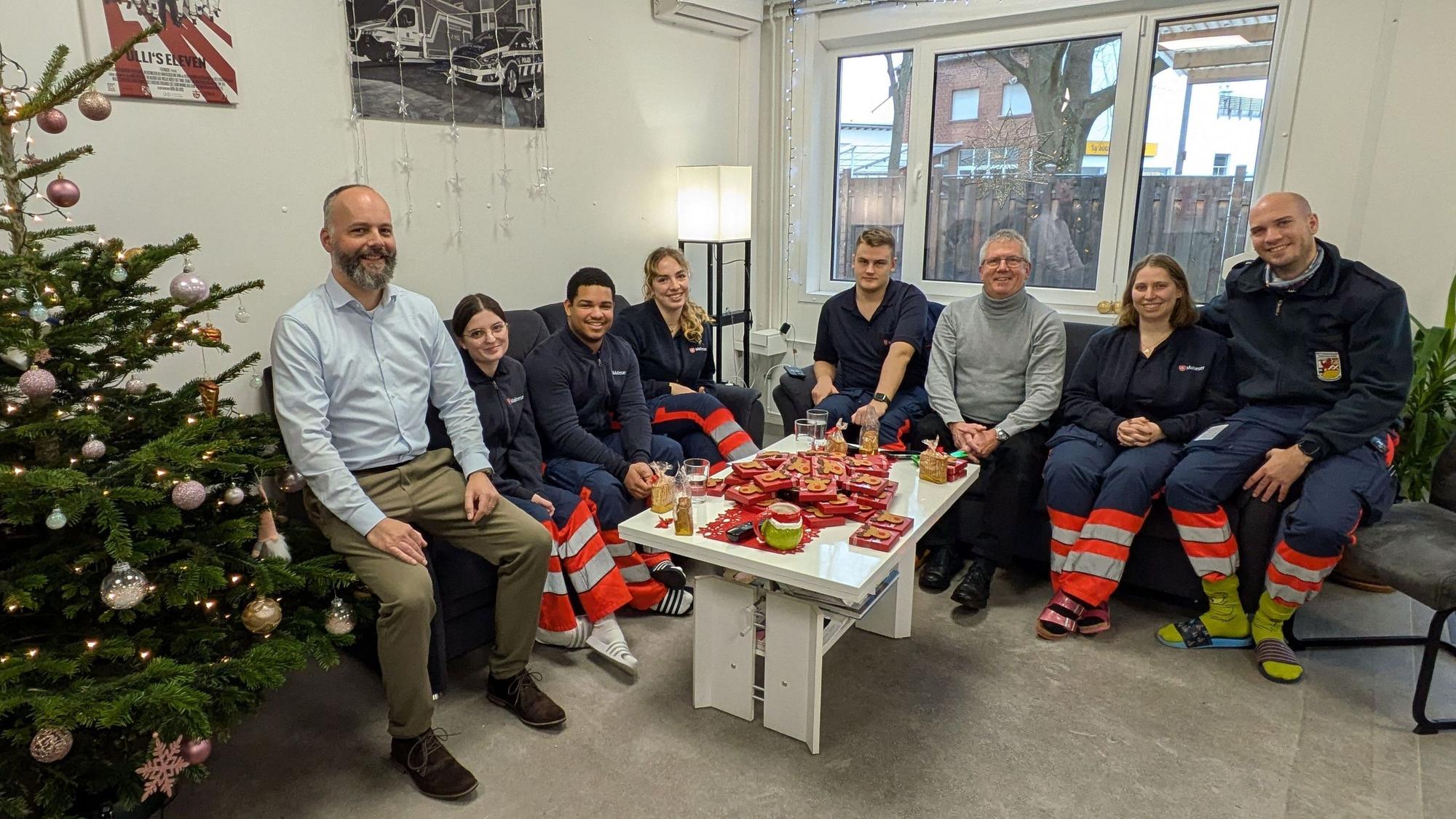 Das Malteser-Team um Christian Hoffmann (links) hieß den Bürgermeister willkommen.